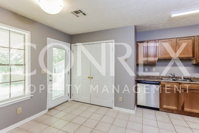 Building Photo - Stunning 3 bedroom in Montgomery!