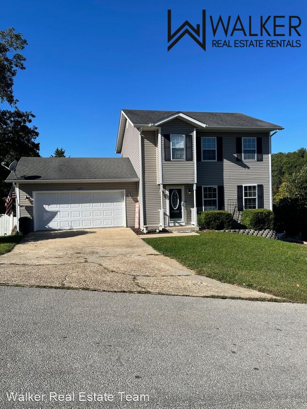 3 br, 3.5 bath House 17140 Lensman House Rental in Saint Robert, MO