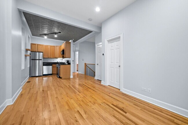 Foto del edificio - 825 N Winchester Ave
