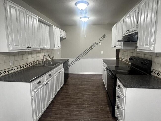 Foto del edificio - 900 S 27th St