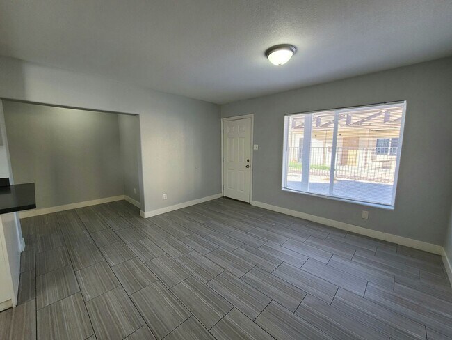 Building Photo - 224 N 13th St