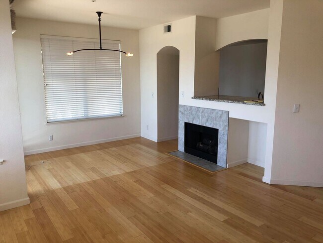 Building Photo - WATERFRONT REDWOOD SHORES CONDO