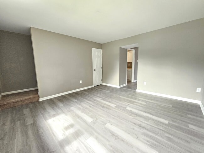 Building Photo - 545 Priscilla St