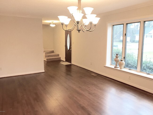 Foto del edificio - 2801 E Fairway Rd