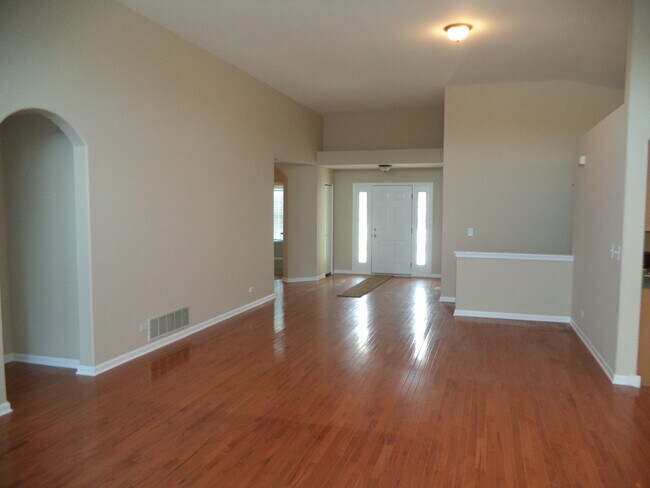 Building Photo - 175 Havenwood Drive