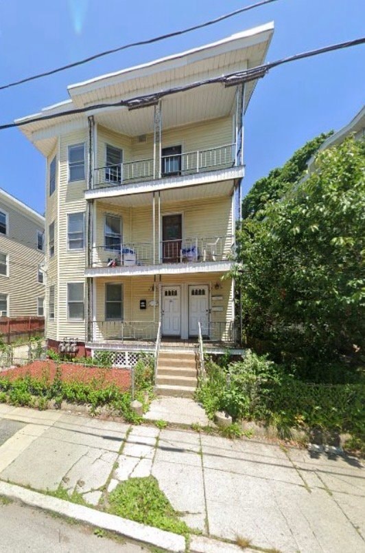 Building Photo - 107 Waltham St