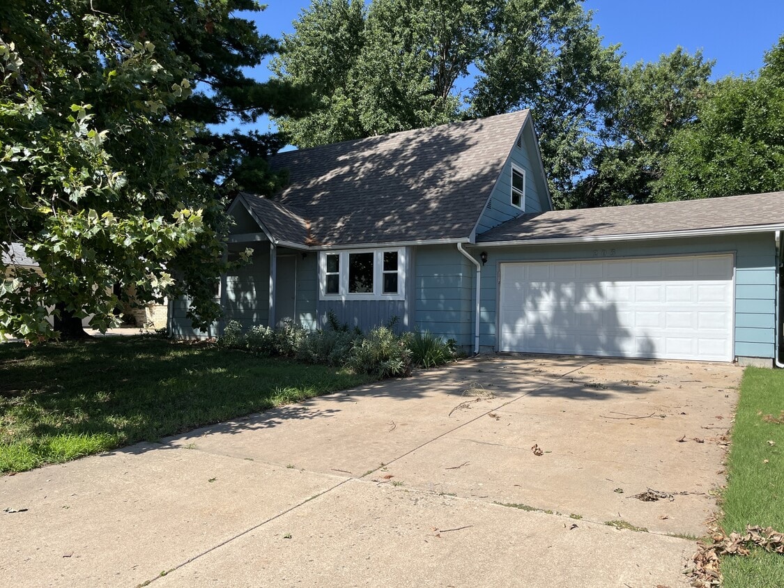 Primary Photo - 203 Ranger Ave