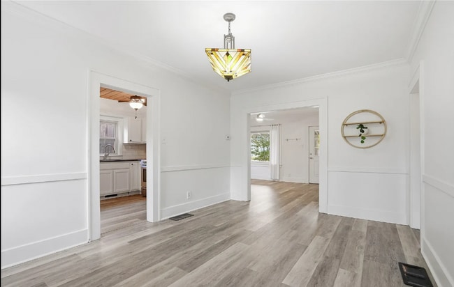 Building Photo - 2 Bed | 1 Bath Near Cherry Street!