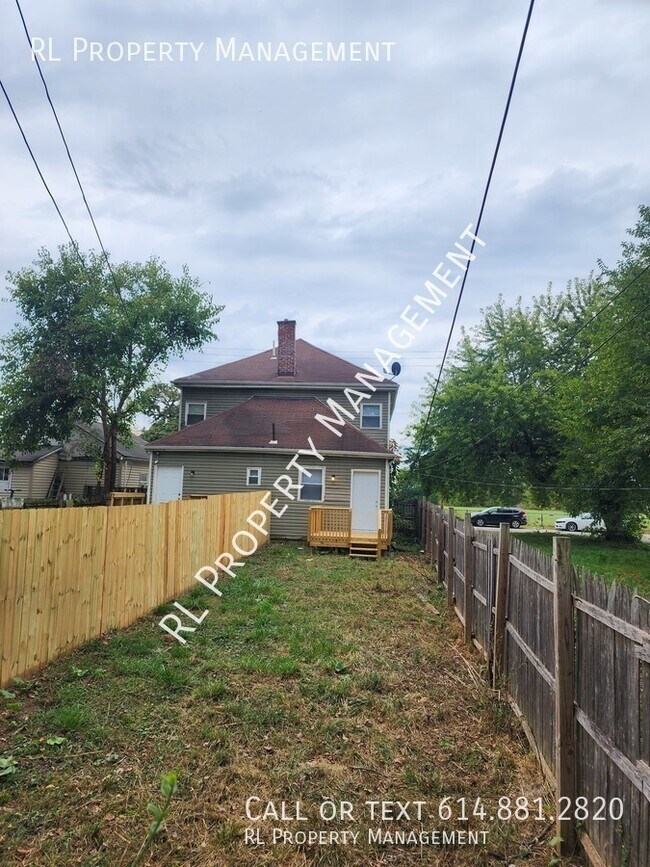 Building Photo - WAIVED APPLICATION FEE AND $100 GIFT CARD ...