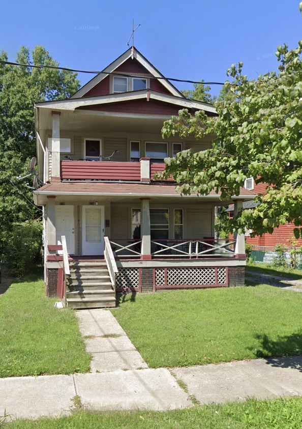 Primary Photo - 3134-36 E 98th
