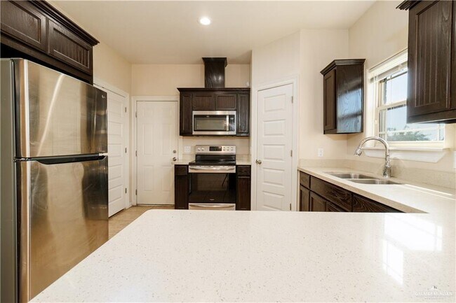 Foto del edificio - 11 W Garfield Ave