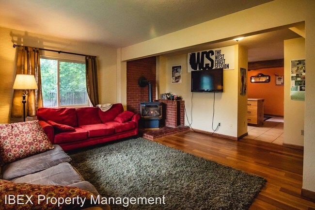 Building Photo - 3 br, 2 bath House - 522 4th St West