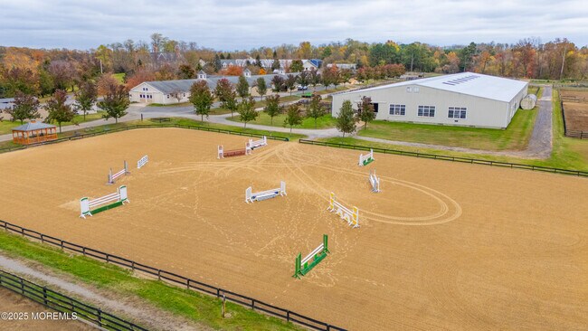 Foto del edificio - 52 Hill Rd