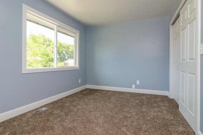 Building Photo - 1484 S 400 E