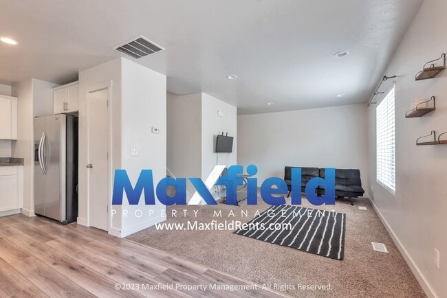 Foto del edificio - Pet Friendly - Draper Townhome 3 BD 3 BA 2...