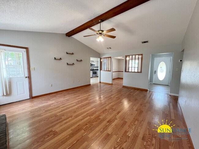 Foto del edificio - Charming 3 Bedroom Home in Countryview Estates community with Solar Panels!