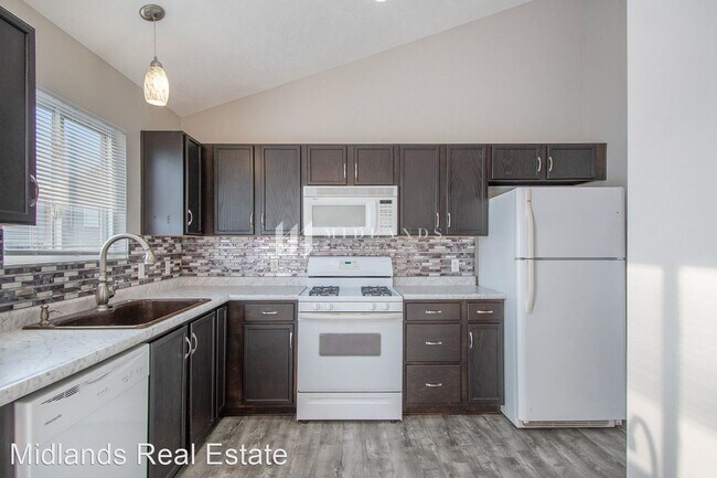 Building Photo - 3 br, 2 bath House - 6215 N 128th St