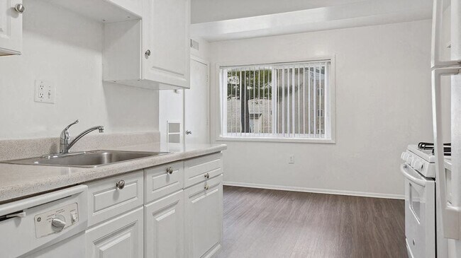 Foto del edificio - Oakfield Apartment Homes