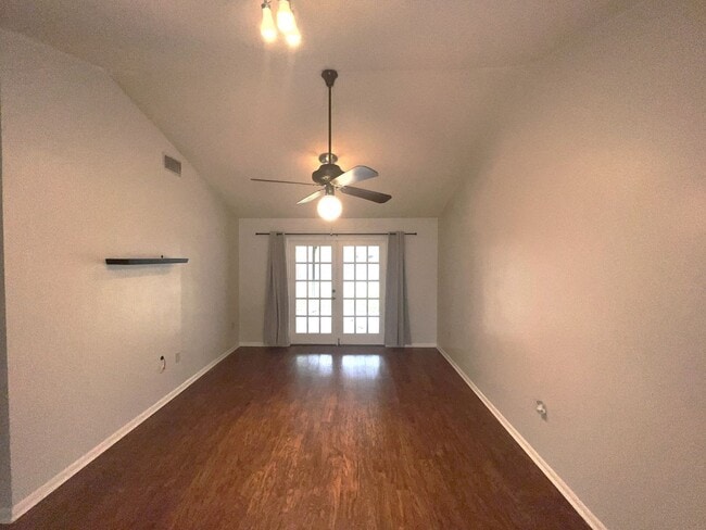 Photo - Siegen and Highland House