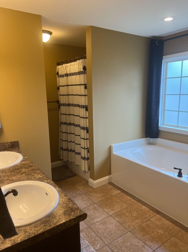 Building Photo - Charming Southern Living: Your Dream Home Awaits in Valdosta, Georgia!