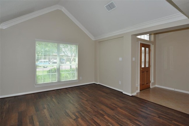 Building Photo - 2401 Shorebrook Dr