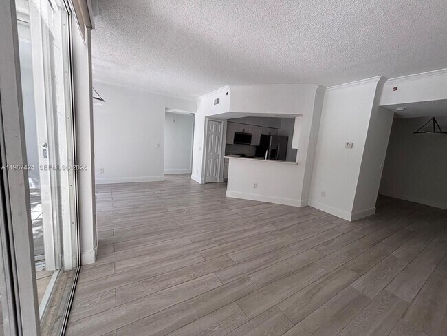 Foto del edificio - 3255 NE 184th St