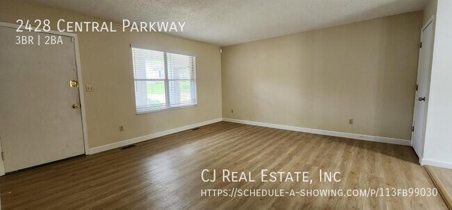 Foto del edificio - 2428 Central Pkwy Dr