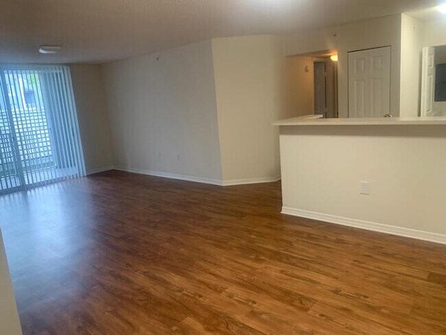 Foto del edificio - Spacious 3bed/2bath