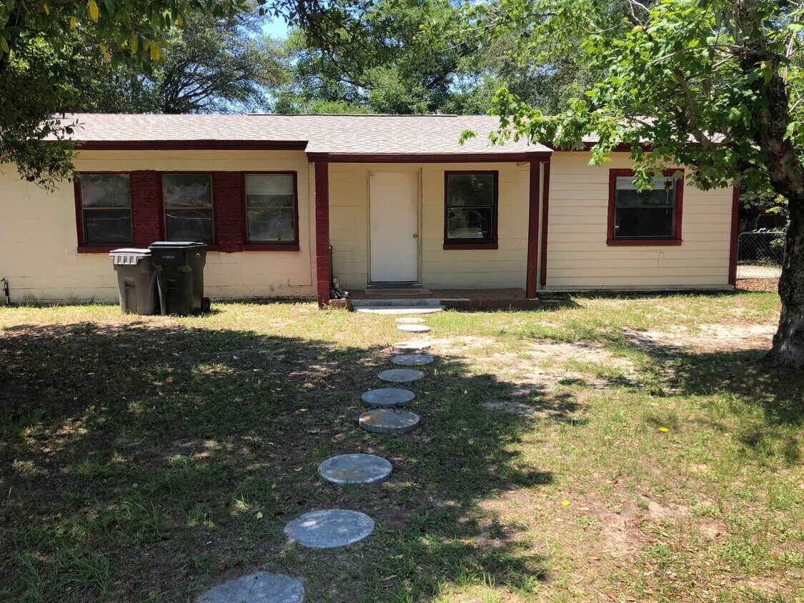 Primary Photo - 516 Pelham Rd