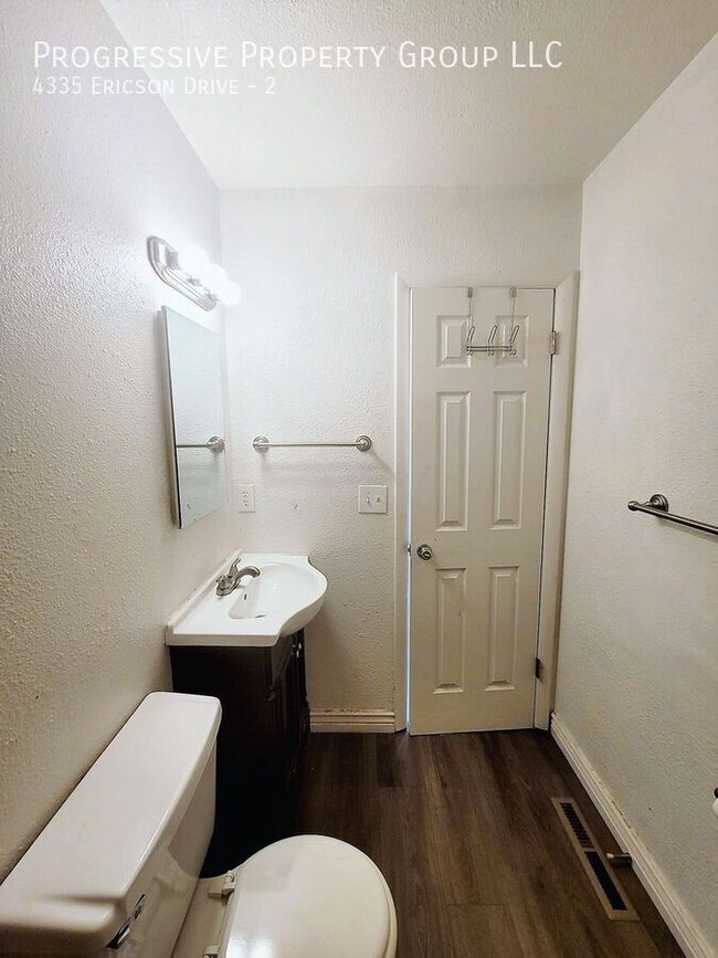 Foto del edificio - 2-Bedroom Home Near Fort Carson!