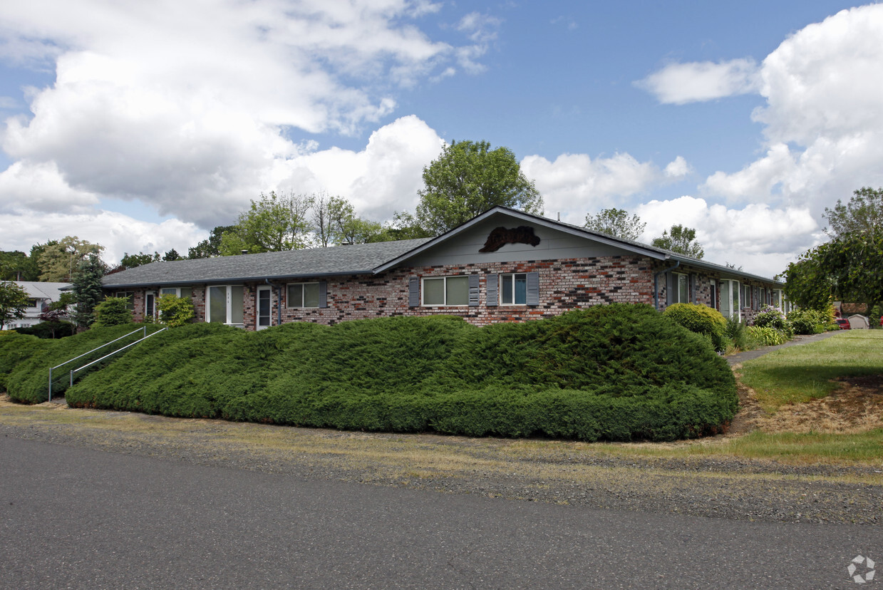 Primary Photo - Fairview Apartments