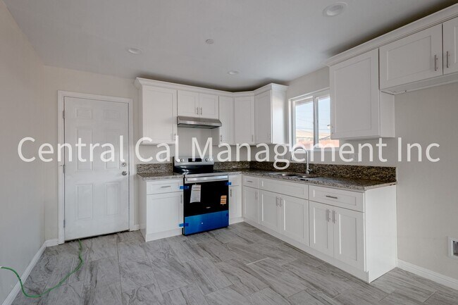 Foto del edificio - 1004 Padre St