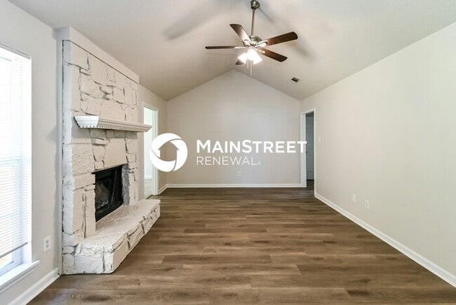 Building Photo - 4 Bedroom Pet-Friendly Home in MILLINGTON,...