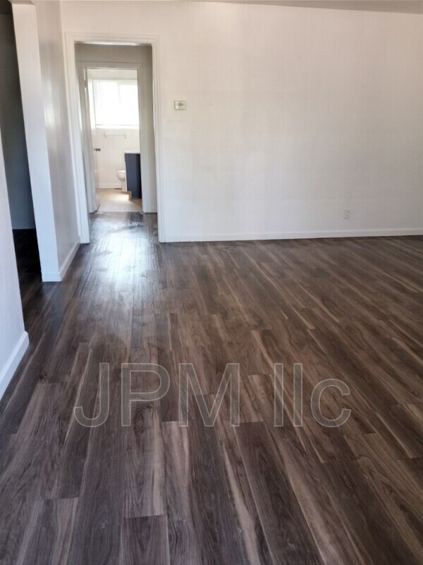 Foto del edificio - 525 Kirman Ave.