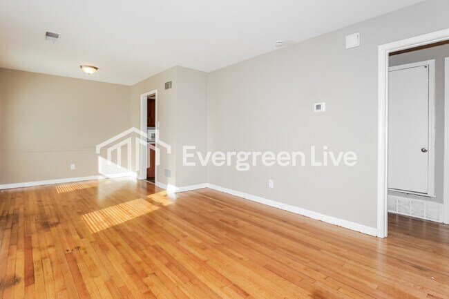 Foto del edificio - 3174 Beauchamp Dr