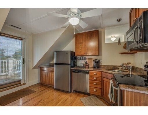 Building Photo - 44 Lothrop St