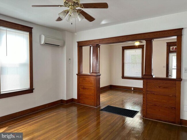 Foto del edificio - 239 N Stratton St