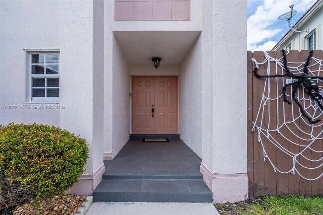 Building Photo - 15025 SW 141st Terrace