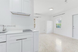 Building Photo - 415 75th St