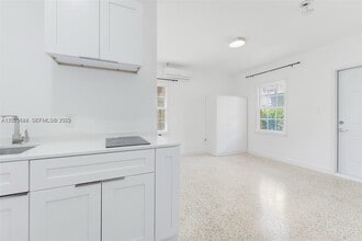 Building Photo - 415 75th St