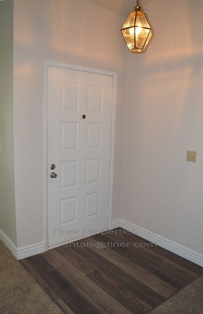 Building Photo - Stunning 3 Bedroom in Roseville