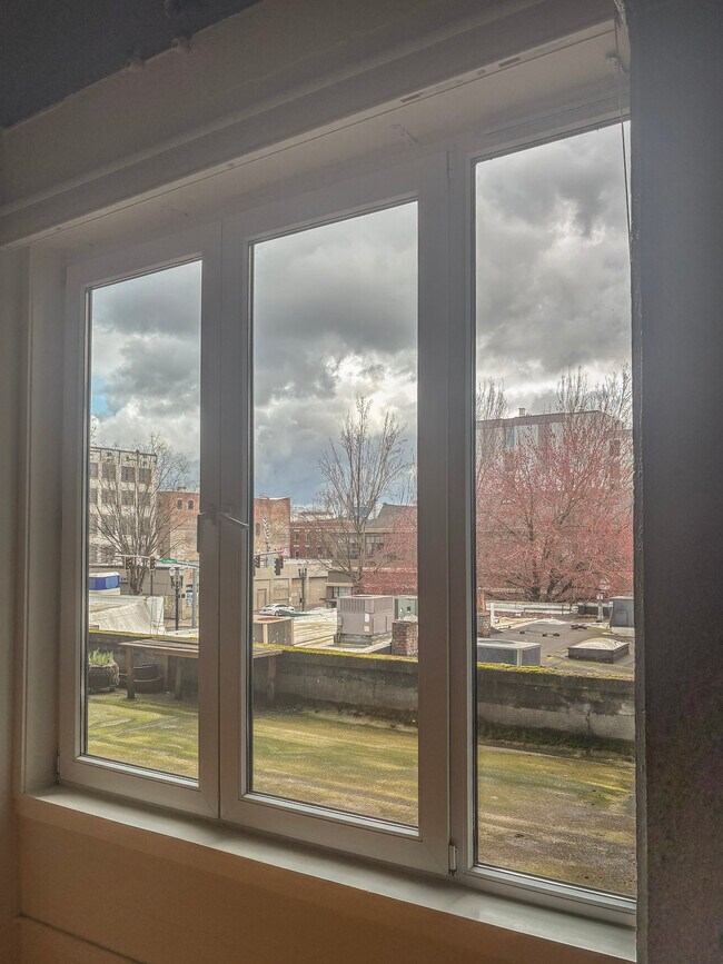 Foto del edificio - 300 NW 8th Ave
