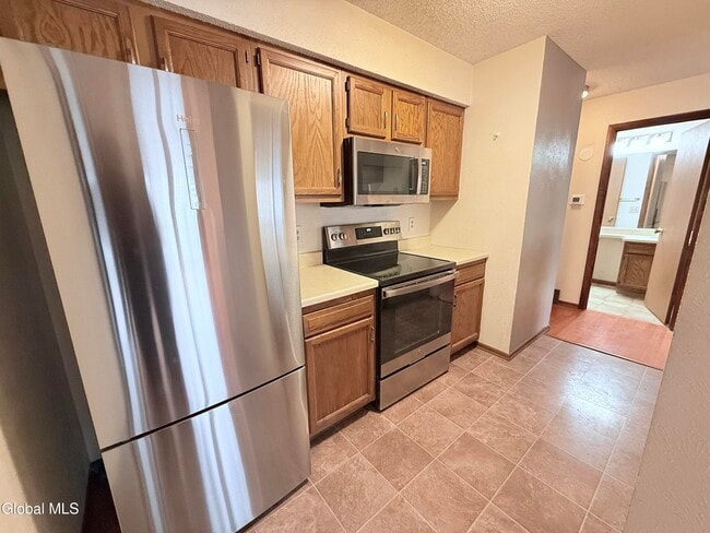 Building Photo - 208 Yorktown Dr