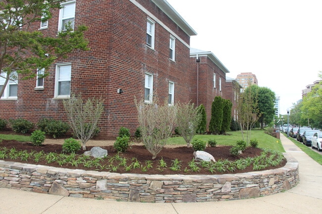 Building Photo - 700 N Monroe St