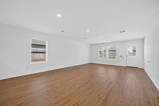 Foto del edificio - 27130 Breakaway Ln