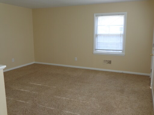 Building Photo - 1310 J Ave NE