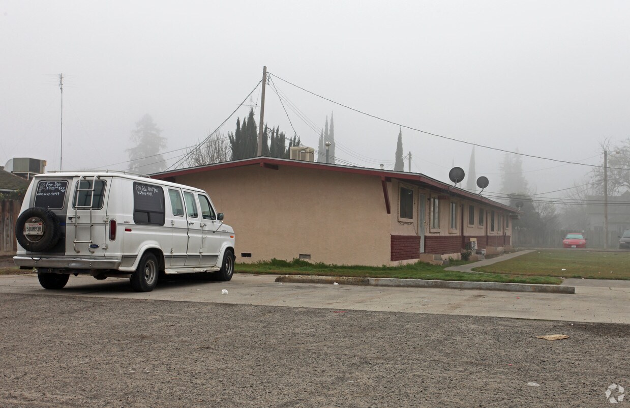 Building Photo - 1024 W Canal Dr