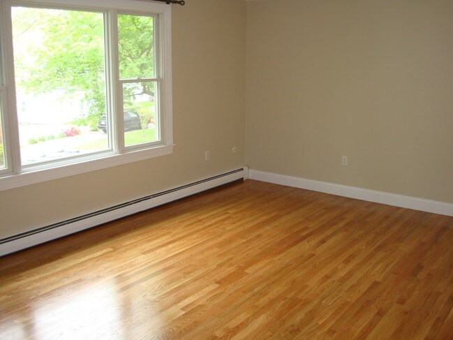 Building Photo - 45 Lancaster Rd