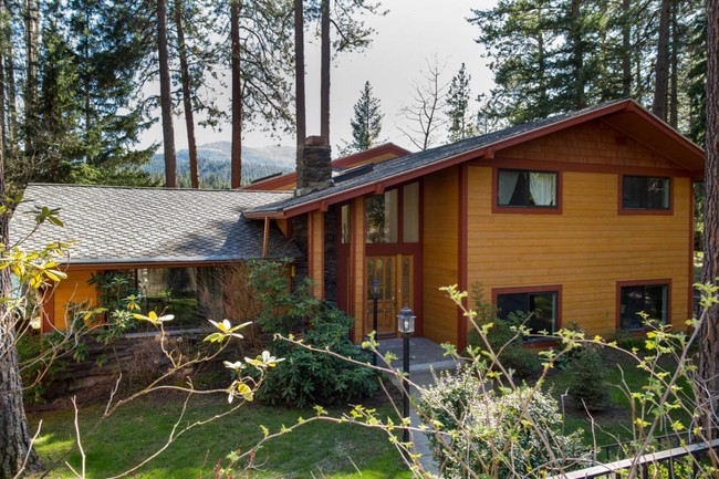 Building Photo - 402 S Wide River Rd