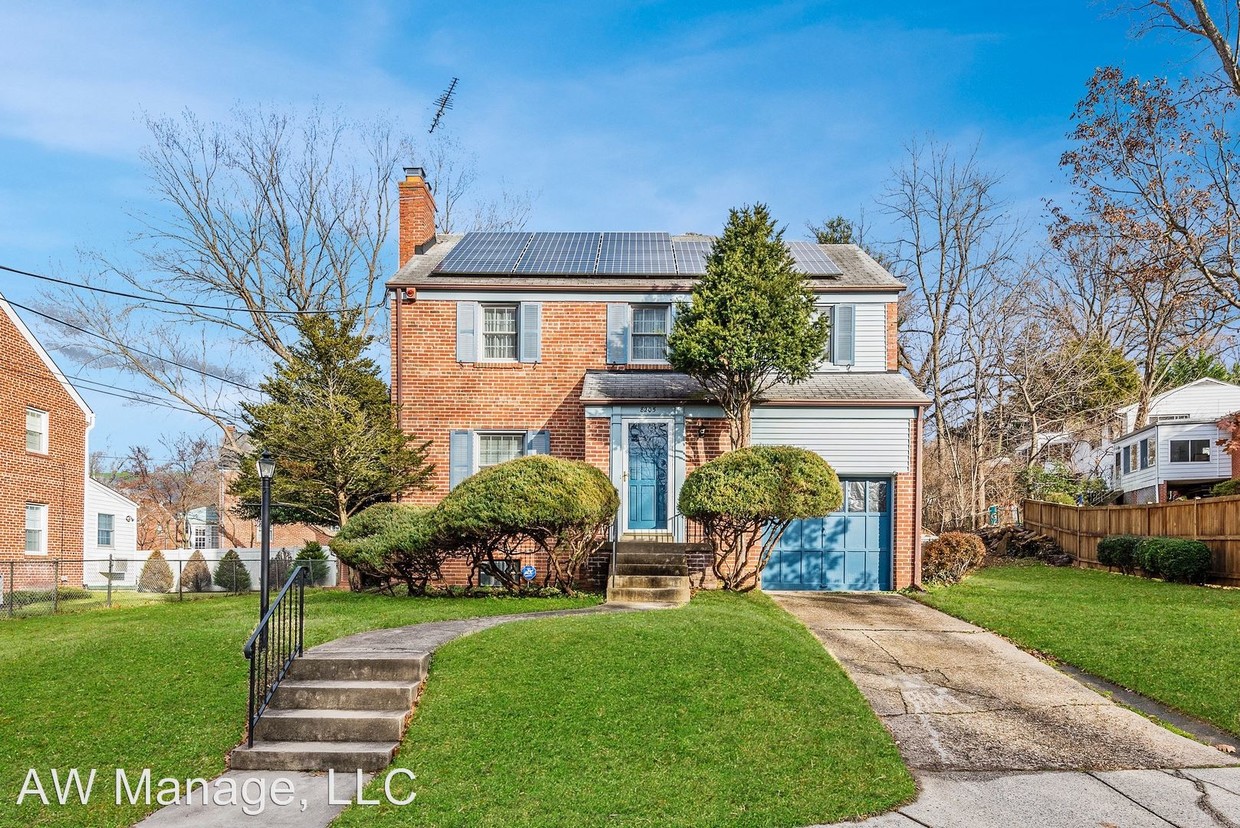 Primary Photo - 3 br, 2.5 bath House - 8205 Meadowbrook Lane